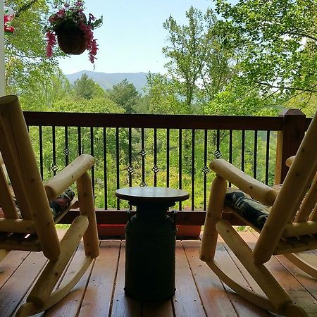 Almost Heaven Bed & Breakfast ウェインズビル エクステリア 写真