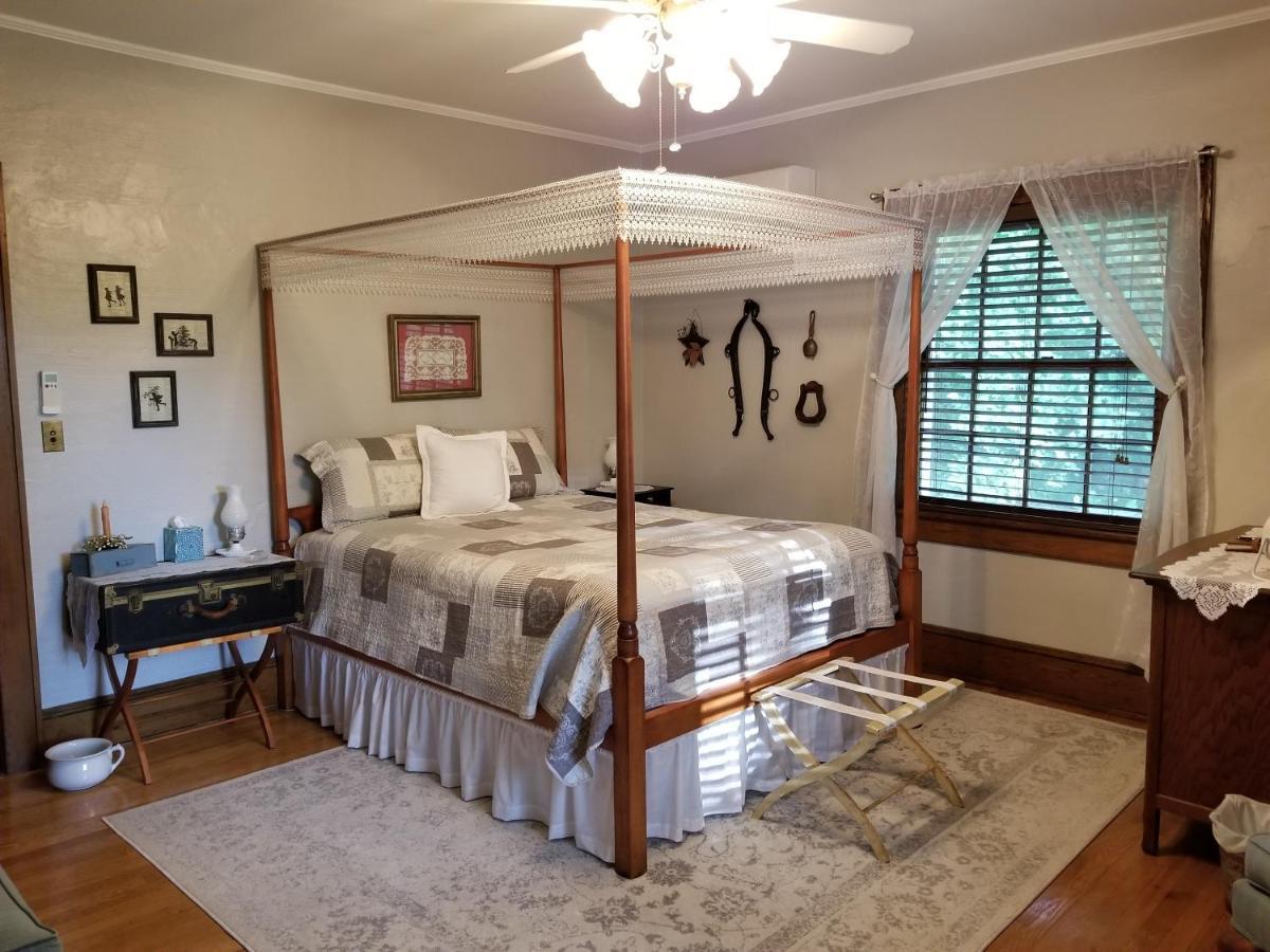 Almost Heaven Bed & Breakfast ウェインズビル エクステリア 写真